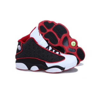 chaussure de basket femme jordan 13 noir blanc rouge