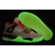 yeezy jordan 4s glow in the dark loup gris noir