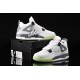 chaussure de basket jordan 4 blanc gris lumineuse