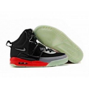 Air Jordan Yeezy noir grise rouge feu