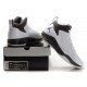 chaussure de basket Jordan fly 23 blanc gris profond